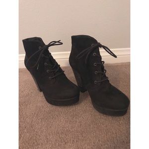Steve Madden Raspy Platform Bootie